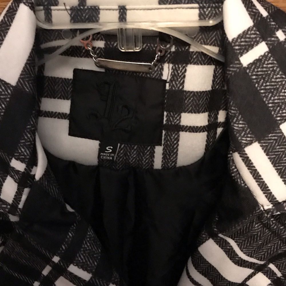Plaid Juniors Jacket - Black and White - Picture 3 of 3